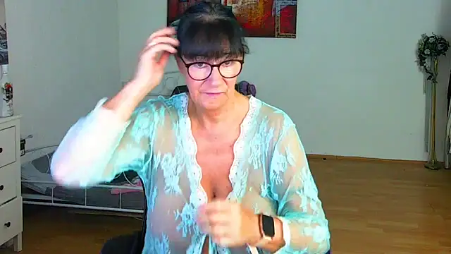 Snapshot of Sylly chatting on September 29, 6:40 am Sylly online show from September 29, 6:40 am