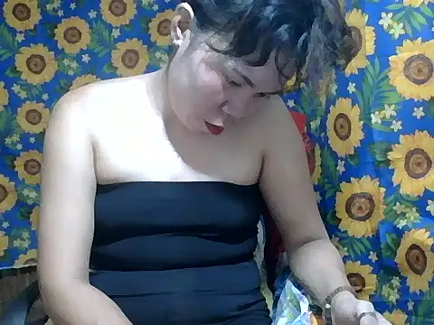 Snapshot of Sexy_HotPussy4u chatting on April 27, 2:20 am Sexy HotPussy4u online show from April 27, 2:20 am