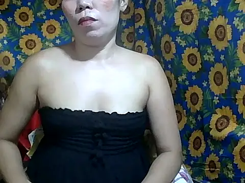 Snapshot of Sexy_HotPussy4u chatting on May 8, 1:00 am Sexy HotPussy4u online show from May 8, 1:00 am