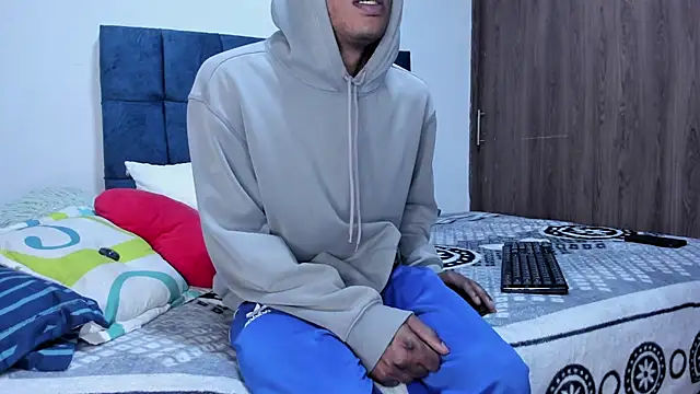 Snapshot of panther_333 chatting on February 4, 11:16 am panther 333 online show from February 4, 11:16 am