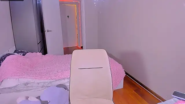 Snapshot of _Maybe_Baby_ chatting on February 17, 7:53 pm Maybe Baby online show from February 17, 7:53 pm