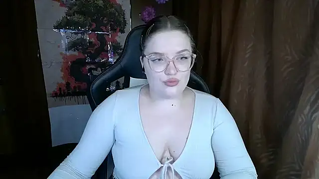 Teasing Dora online show from February 26, 8:19 pm