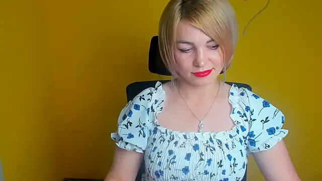 CuttieEmma online show from July 11, 11:57 am