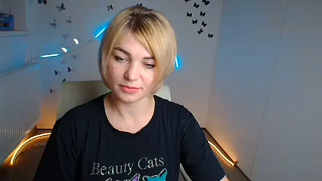 CuttieEmma online show from August 6, 12:07 pm