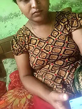 Romantic-Couple999 online show from March 25, 8:31 am