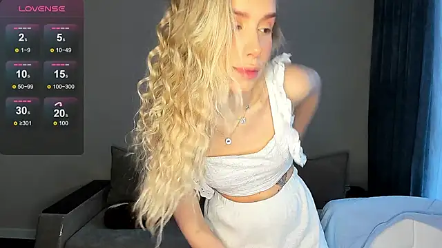 Snapshot of Elysia_kiss chatting on February 27, 5:07 am Elysia kiss online show from February 27, 5:07 am