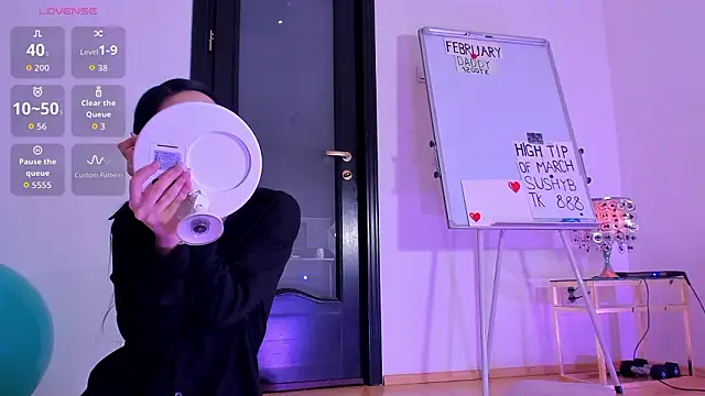 Snapshot of Peanaughty chatting on March 2, 1:29 pm Peanaughty online show from March 2, 1:29 pm