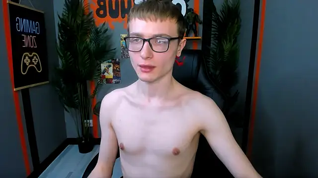 Snapshot of Emmit_Barker chatting on April 25, 1:41 pm Emmit Barker online show from April 25, 1:41 pm