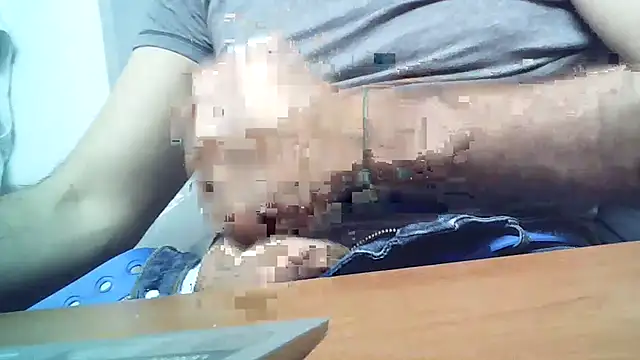 elegantblack online show from April 15, 11:50 am