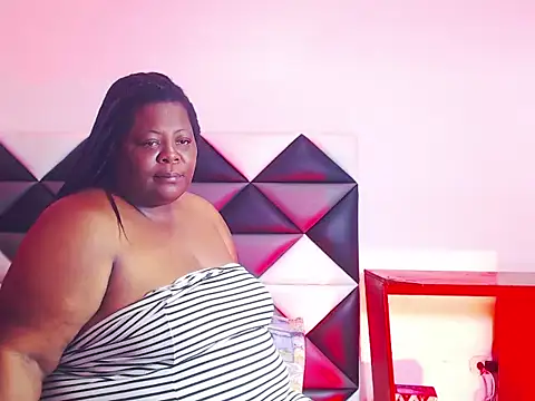 Snapshot of BigMamma_ chatting on February 22, 5:55 pm BigMamma online show from February 22, 5:55 pm