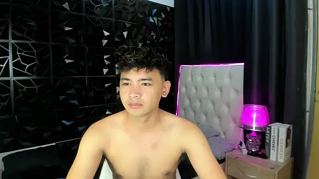 Snapshot of spoiledmycock chatting on February 2, 6:01 am spoiledmycock online show from February 2, 6:01 am