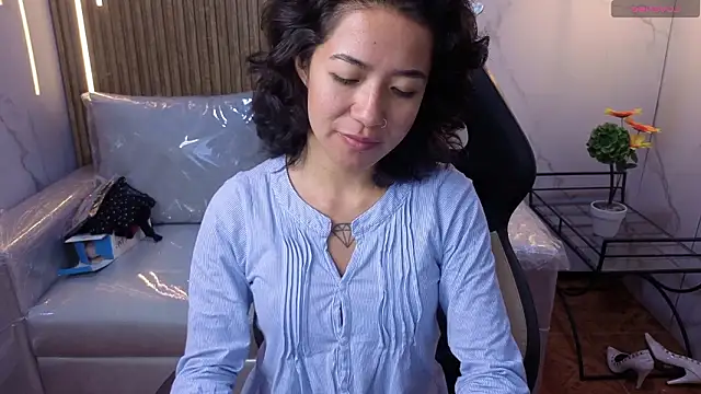 Snapshot of Lynn_turner chatting on February 6, 12:52 pm Lynn turner online show from February 6, 12:52 pm