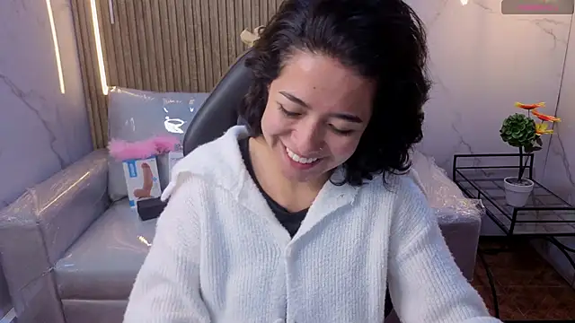 Snapshot of Lynn_turner chatting on February 13, 12:56 pm Lynn turner online show from February 13, 12:56 pm