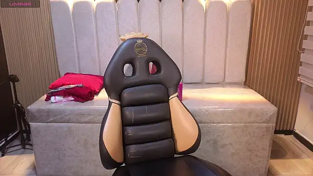 Lynn turner online show from April 17, 12:41 pm