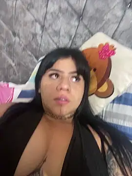 Snapshot of Luna_bigtitss777 chatting on February 15, 6:32 am Luna bigtitss777 online show from February 15, 6:32 am