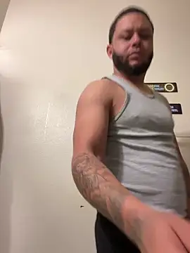 Snapshot of Tu_PaPi_Favorito chatting on February 18, 10:33 am Tu PaPi Favorito online show from February 18, 10:33 am