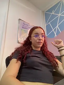 Miss Dior2 online show from February 12, 4:35 pm