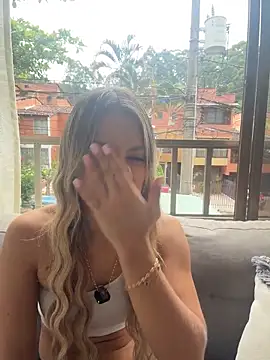 Mia Rosee1 online show from April 5, 7:22 pm