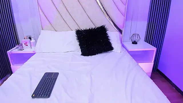 Snapshot of Sotf_Charlotte chatting on February 15, 7:10 pm Sotf Charlotte online show from February 15, 7:10 pm