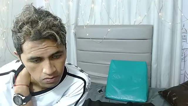 Cecilia and Carlos online show from February 14, 8:33 am