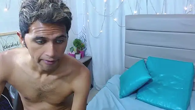 Cecilia and Carlos online show from February 20, 6:26 am