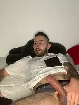 robeertiito online show from March 28, 2:49 pm