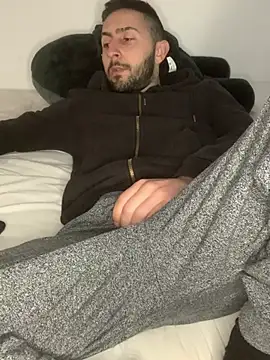 robeertiito online show from April 3, 3:10 pm