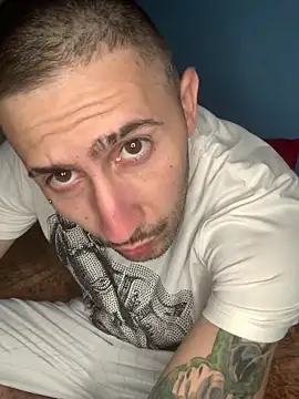 robeertiito online show from April 16, 2:29 pm