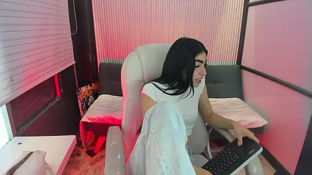 GemmaBrown online show from April 6, 12:39 pm