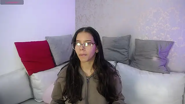 Snapshot of Luna_Millers chatting on February 4, 12:11 pm Luna Millers online show from February 4, 12:11 pm