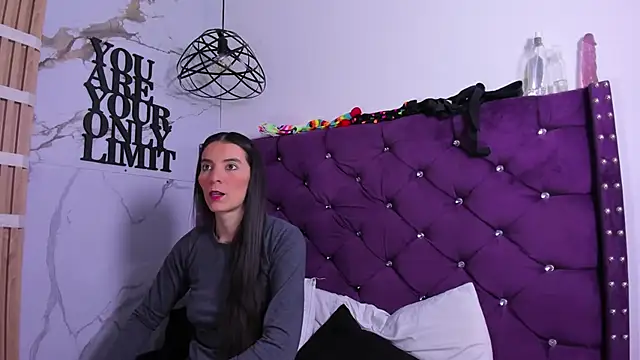 Valkiria-and-Dione online show from March 16, 7:29 pm