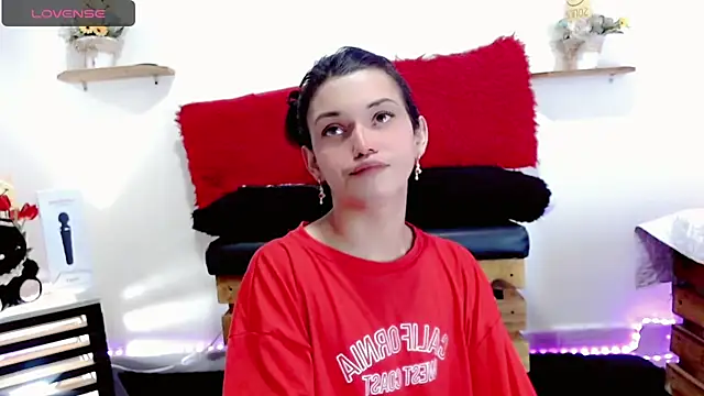 Snapshot of NathalialLooes chatting on February 15, 8:49 pm NathalialLooes online show from February 15, 8:49 pm