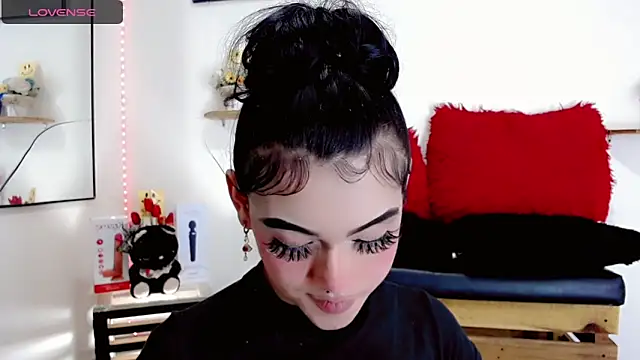 Snapshot of NathalialLooes chatting on February 19, 4:52 am NathalialLooes online show from February 19, 4:52 am