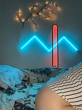 AlyaX X online show from April 2, 10:46 am