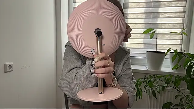 Snapshot of Sarahsolara chatting on February 28, 2:07 pm Sarahsolara online show from February 28, 2:07 pm