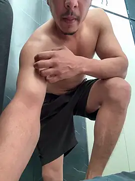 Snapshot of tonyxx000 chatting on February 13, 7:48 am tonyxx000 online show from February 13, 7:48 am