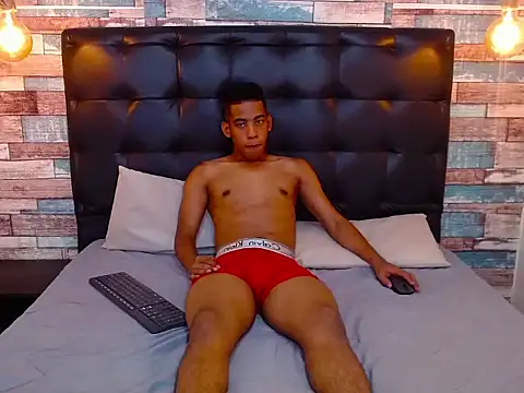 Snapshot of Luigi_Ferrer chatting on March 3, 2:18 am Luigi Ferrer online show from March 3, 2:18 am