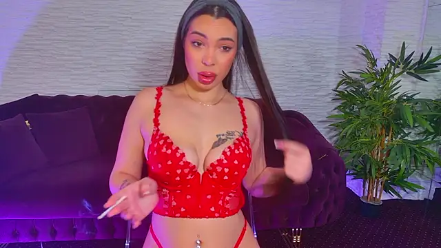 Snapshot of MollyDolley chatting on February 5, 8:13 pm MollyDolley online show from February 5, 8:13 pm