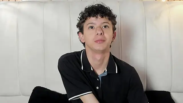 Snapshot of David_Roy_ chatting on February 24, 12:58 pm David Roy online show from February 24, 12:58 pm