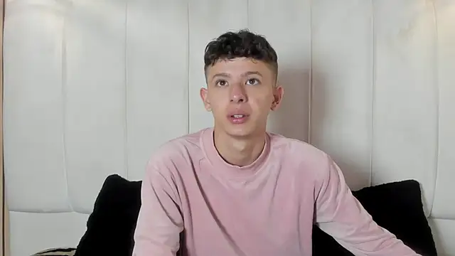 Snapshot of David_Roy_ chatting on March 1, 2:08 pm David Roy online show from March 1, 2:08 pm