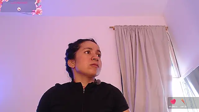 Snapshot of chiarafustox chatting on February 5, 8:02 pm chiarafustox online show from February 5, 8:02 pm