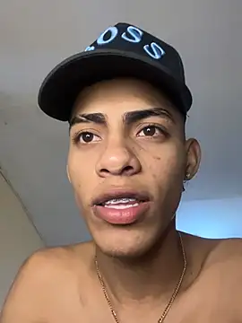 Snapshot of dominick_fran chatting on February 9, 11:25 am dominick fran online show from February 9, 11:25 am