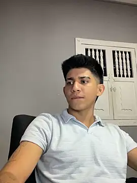 Thiago Olsen online show from February 3, 4:54 am