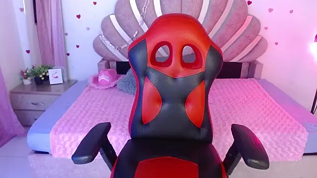 mia fox666 online show from April 6, 12:41 am