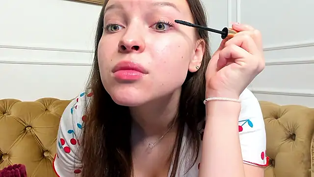 Snapshot of lunahush chatting on February 15, 10:28 pm lunahush online show from February 15, 10:28 pm