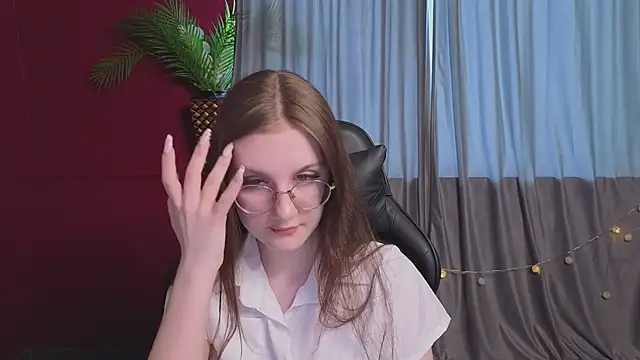 Snapshot of VixenLight chatting on February 24, 2:31 am VixenLight online show from February 24, 2:31 am