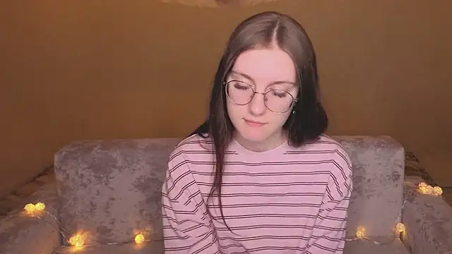 Snapshot of VixenLight chatting on March 3, 2:18 am VixenLight online show from March 3, 2:18 am