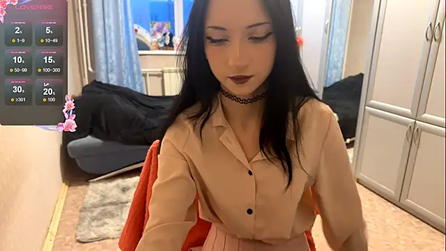 UrBabeLuna online show from February 4, 4:07 am