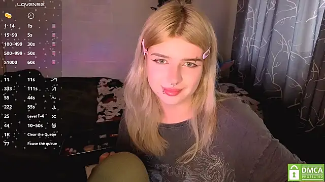 MoonlightGrace online show from April 14, 2:23 pm