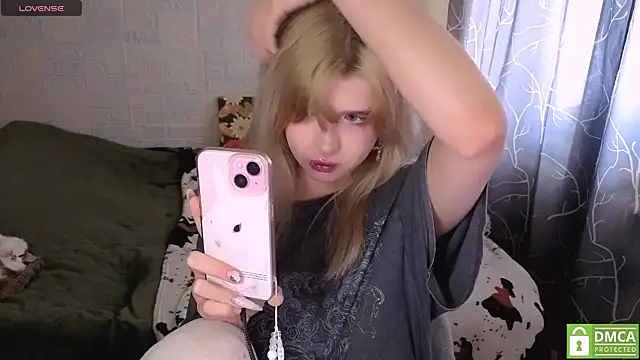 MoonlightGrace online show from April 17, 11:46 am